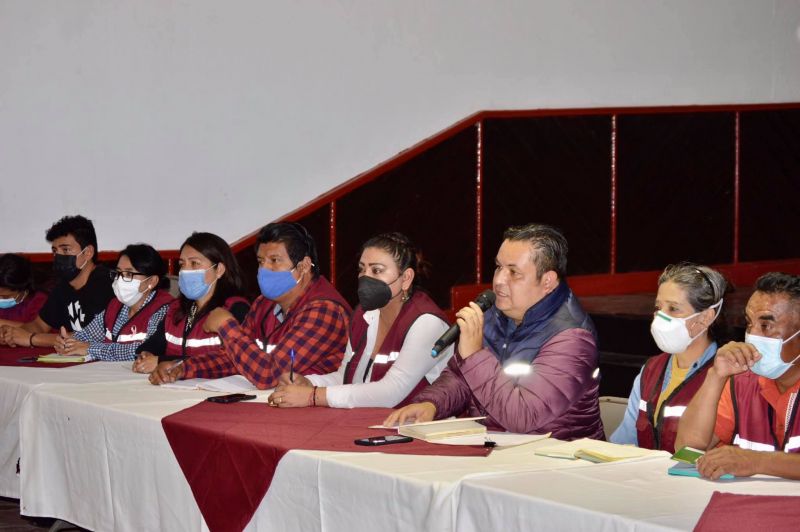 Cabildo municipal sostiene reunión con autoridades de las comunidades de Erongarícuaro.